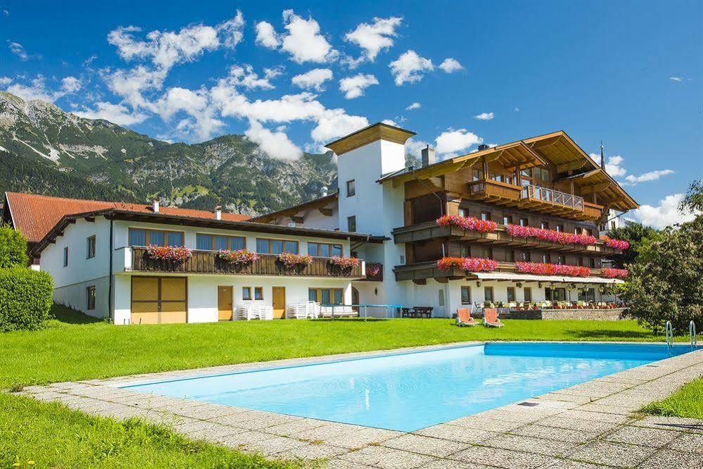 Hotel Huberhof 3*